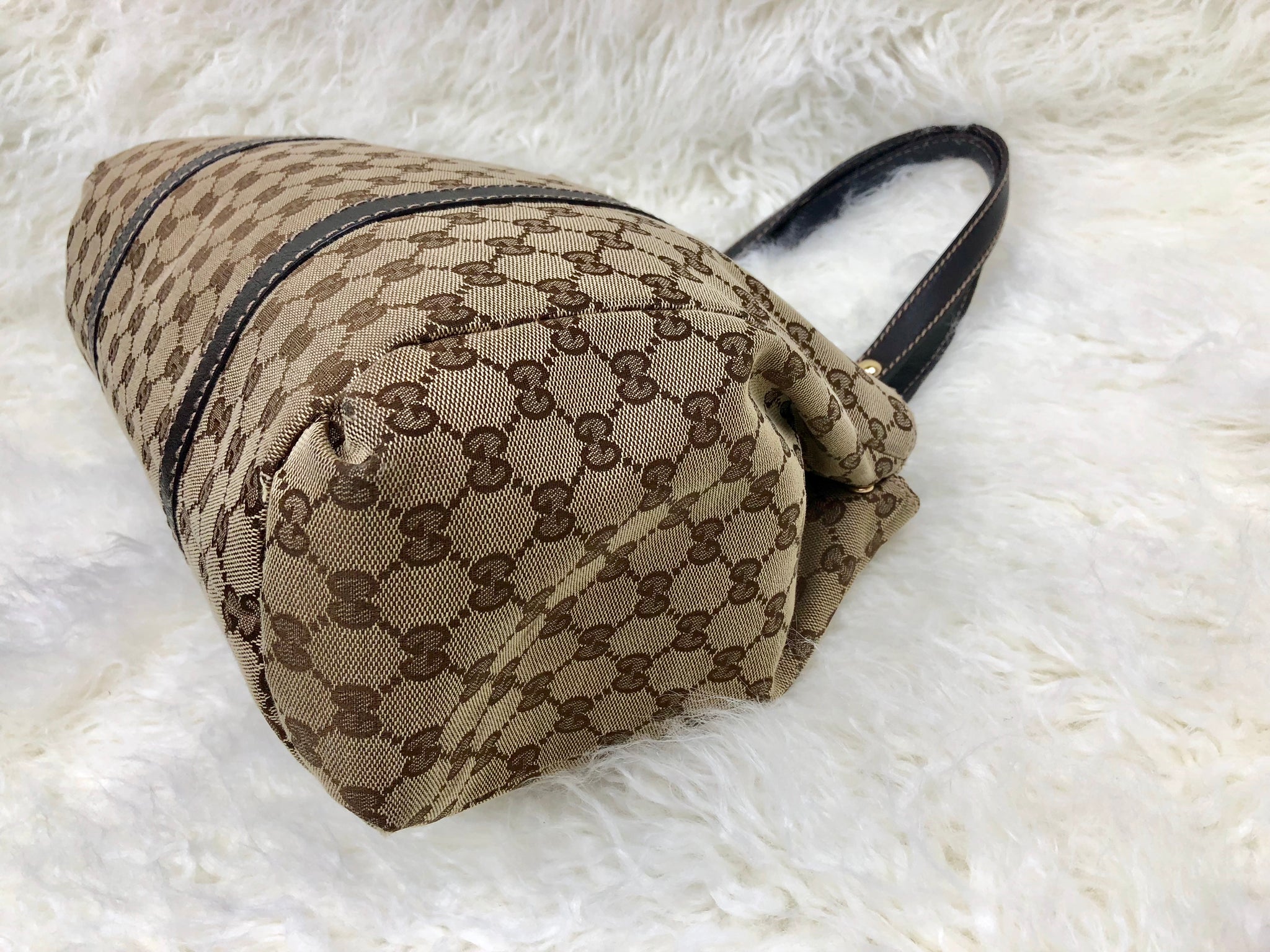 GUCCI Supreme Shoulder Bag