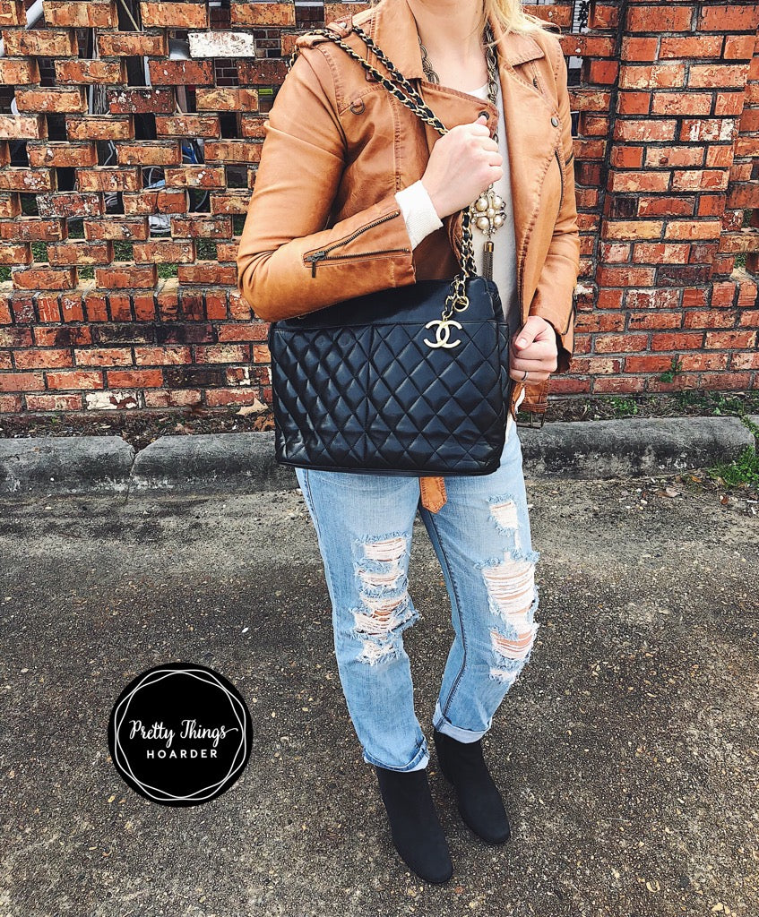 CHANEL Black Lambskin Quilted Shoulder Bag