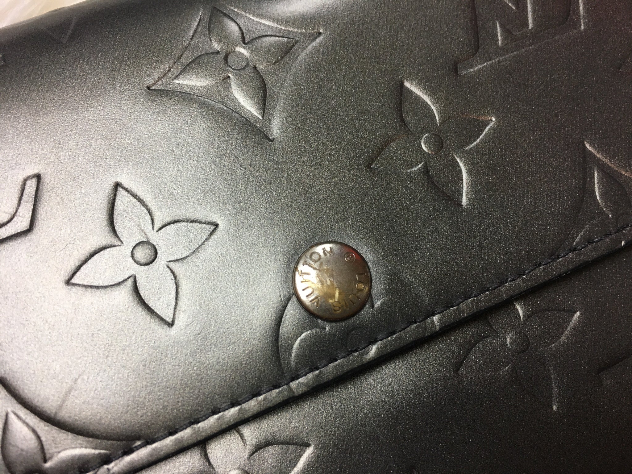 LOUIS VUITTON Grey Monogram Vernis Wallet