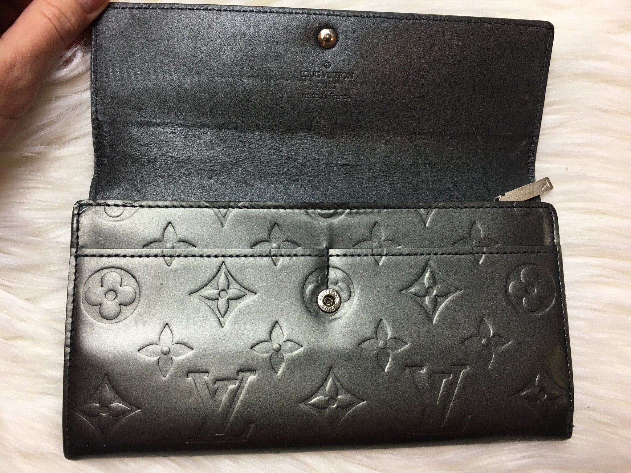 LOUIS VUITTON Grey Monogram Vernis Wallet