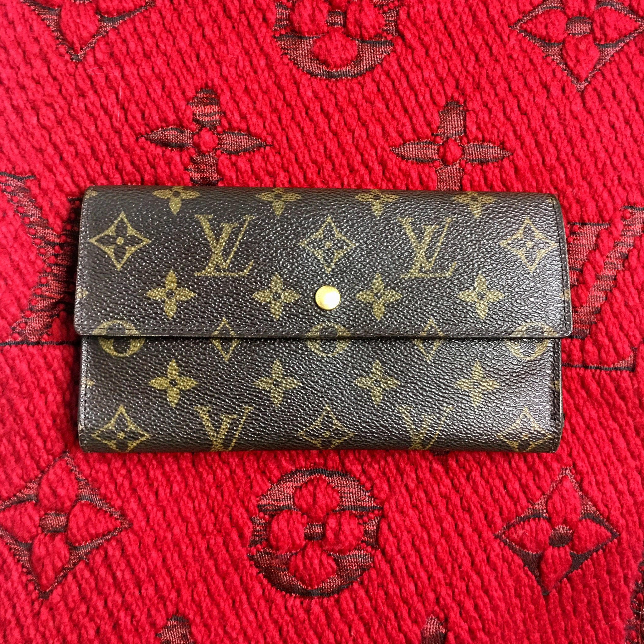 lv pattern wallet