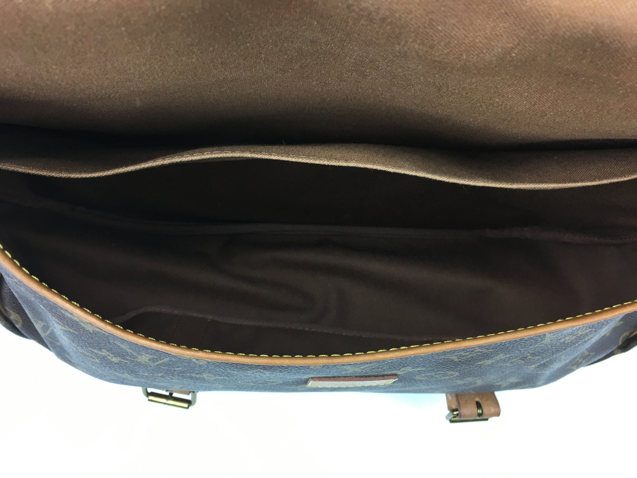 LOUIS VUITTON Saumur 43 Crossbody Bag – Pretty Things Hoarder