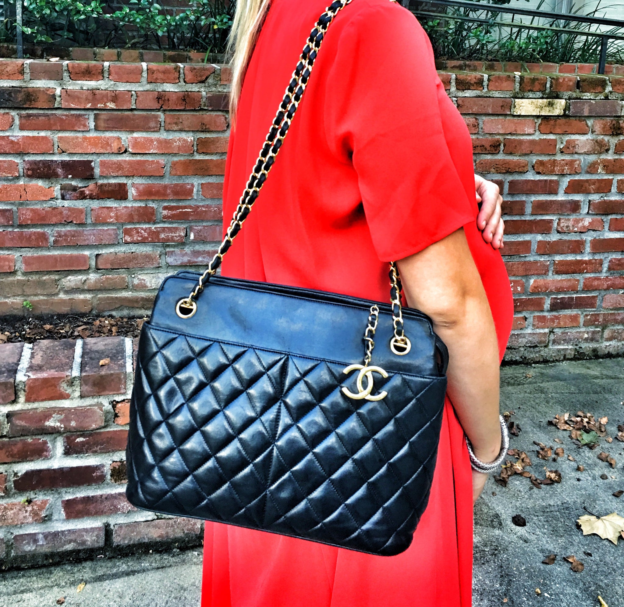 CHANEL Black Lambskin Quilted Shoulder Bag