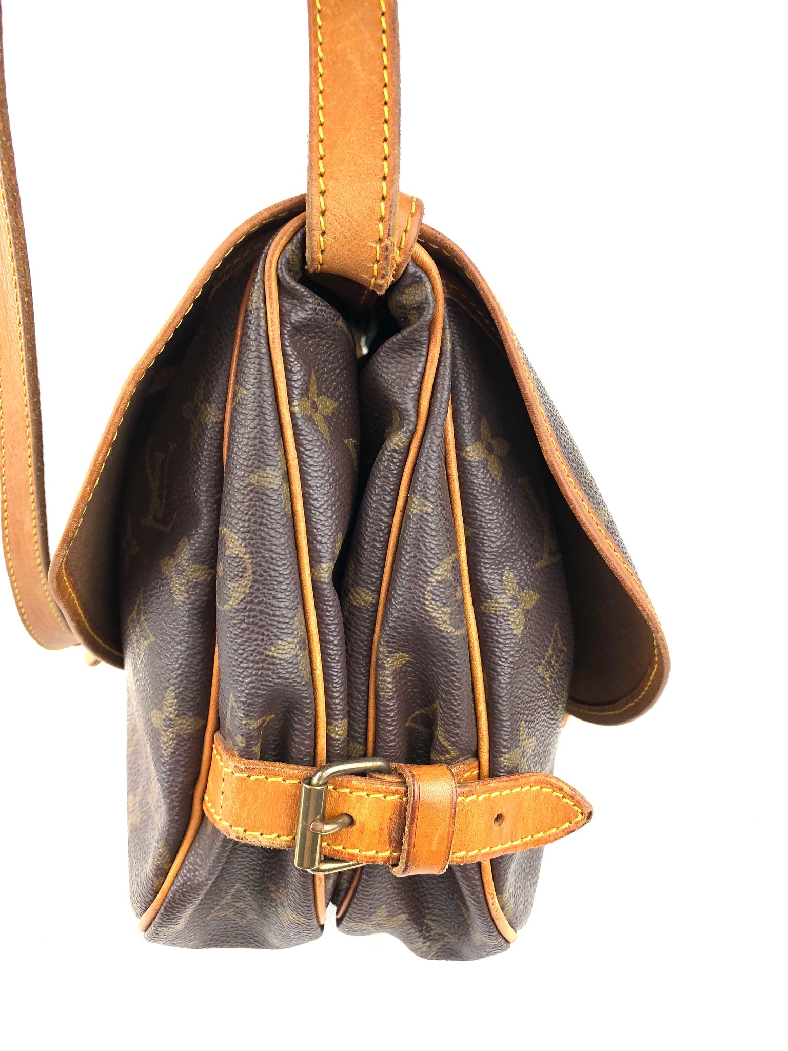 LOUIS VUITTON Mono Saumur 30 Crossbody Bag (AR1912)