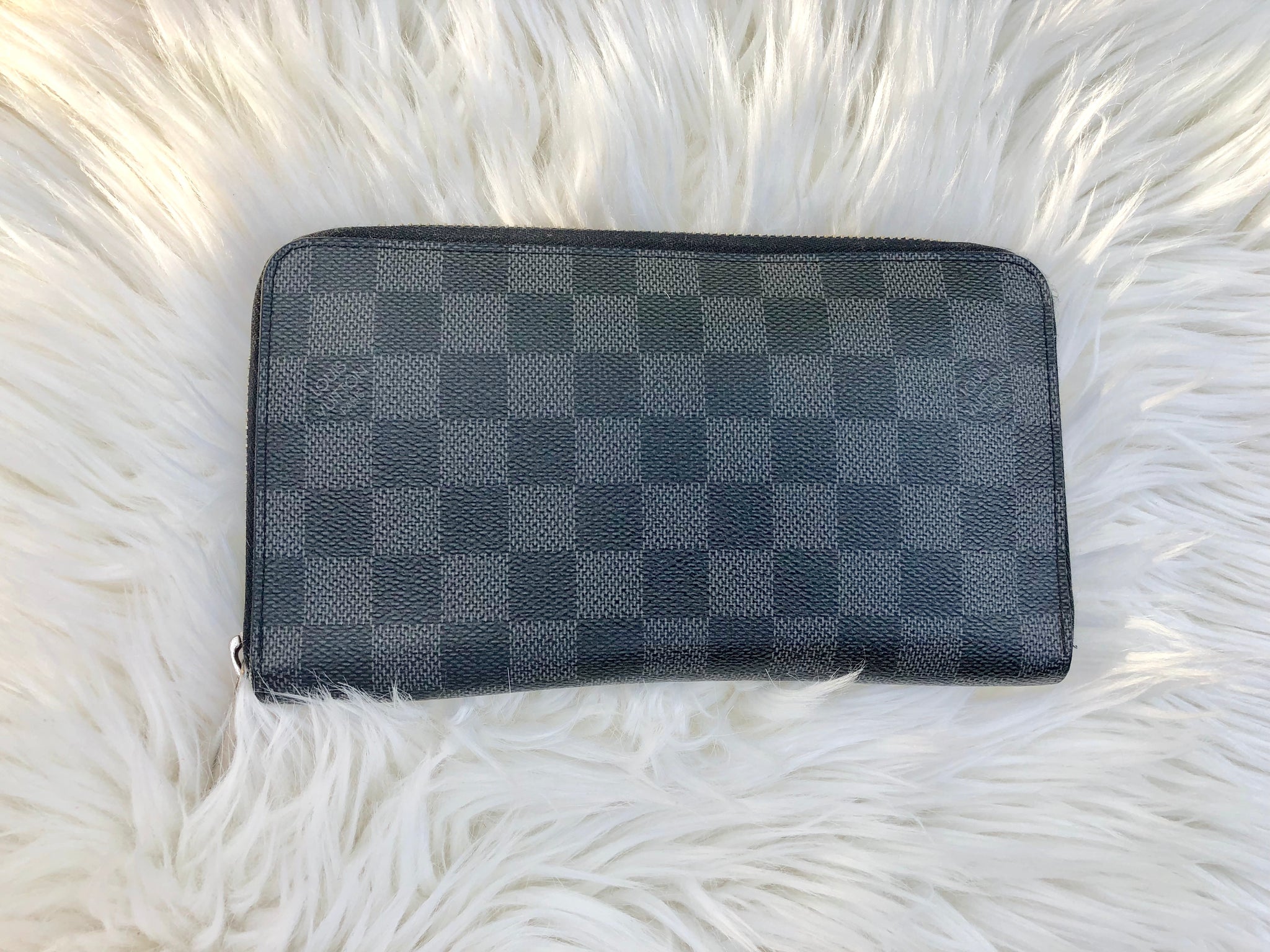 LOUIS VUITTON Damier Graphite XL Zippy Organizer Wallet