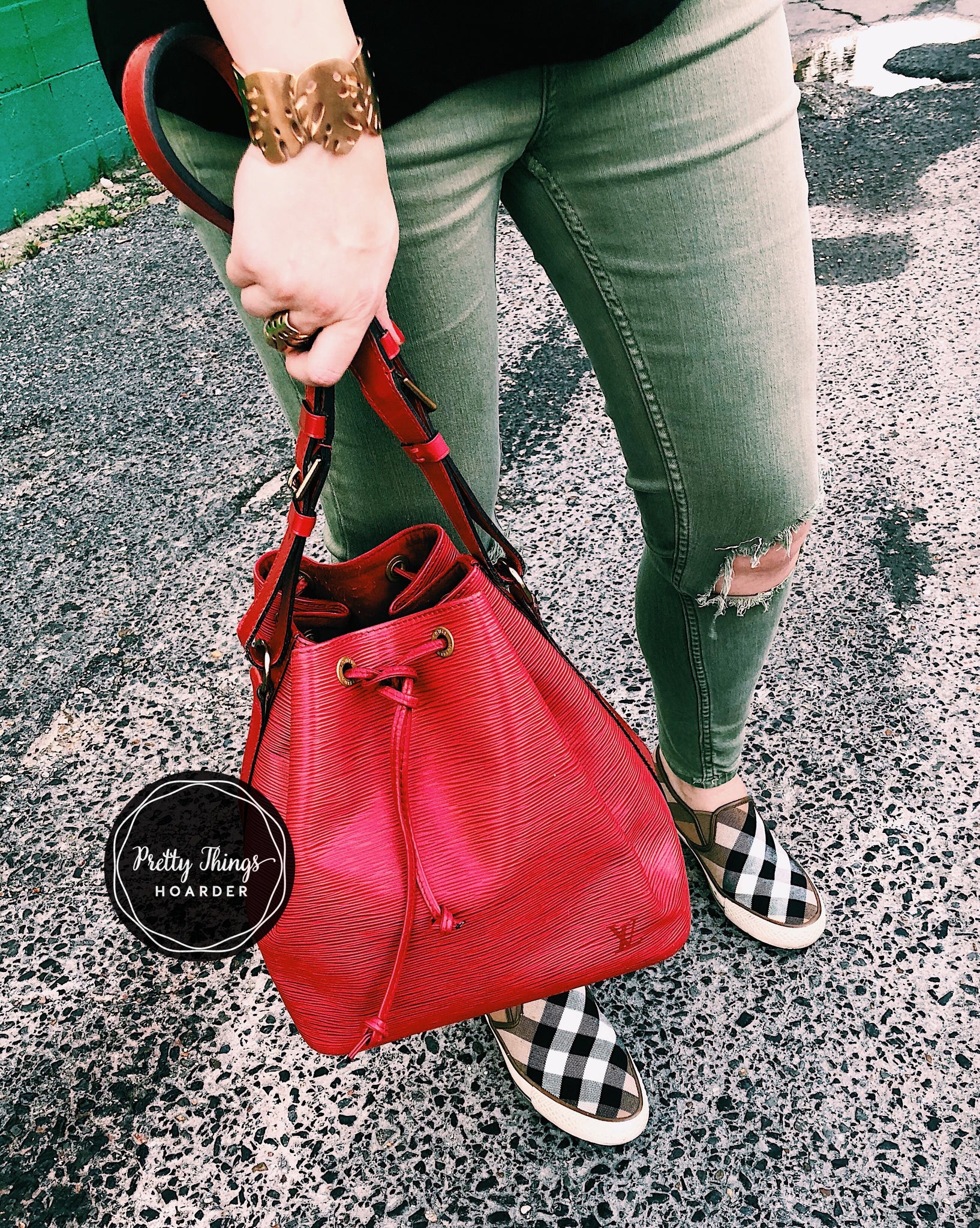 LOUIS VUITTON Red EPI Noe PM Bucket Bag – Pretty Things Hoarder