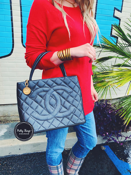 chanel quilted medallion tote caviar