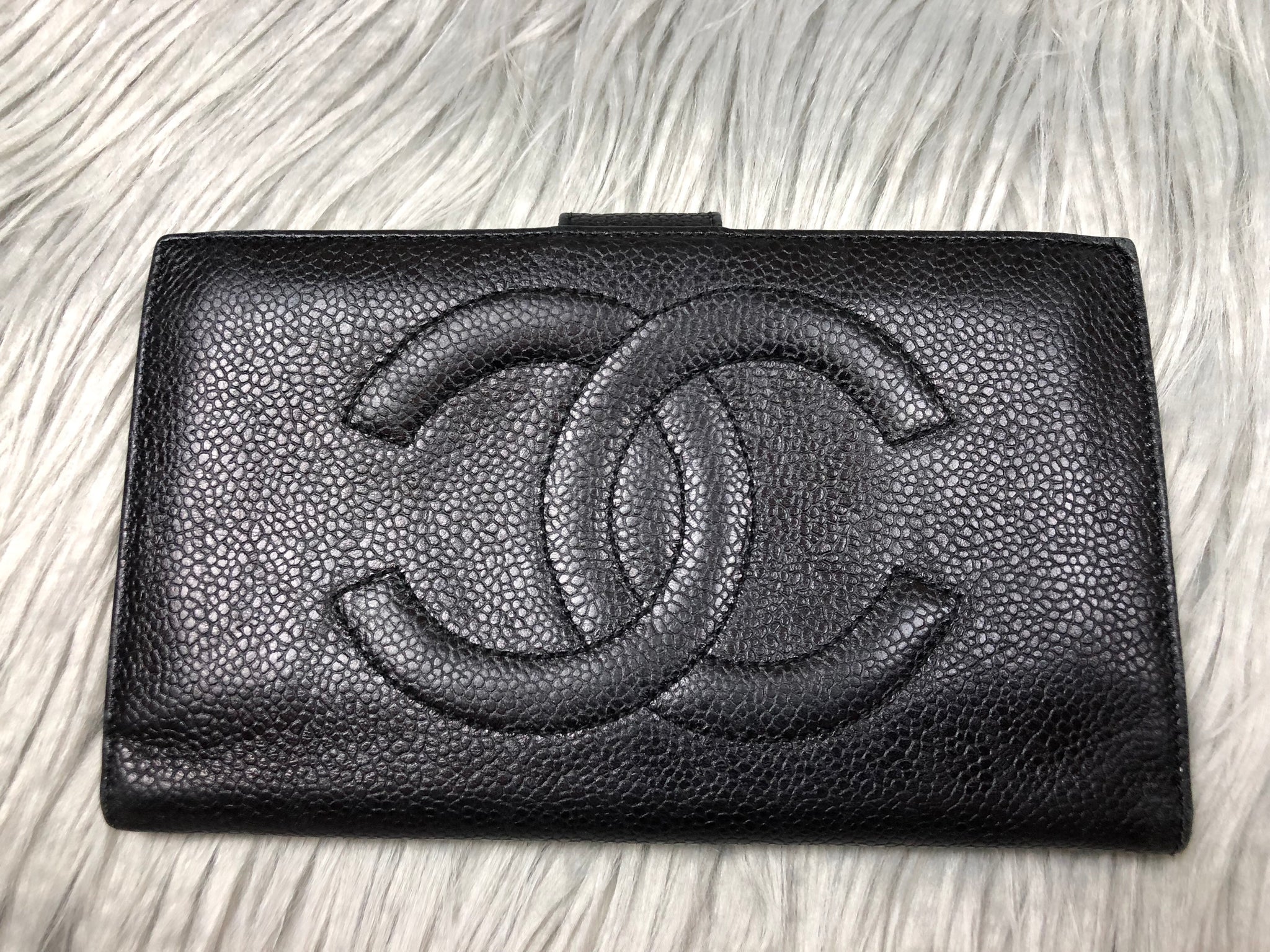Chanel Pre Owned Boy Black Caviar Quilted Leather Zip Around