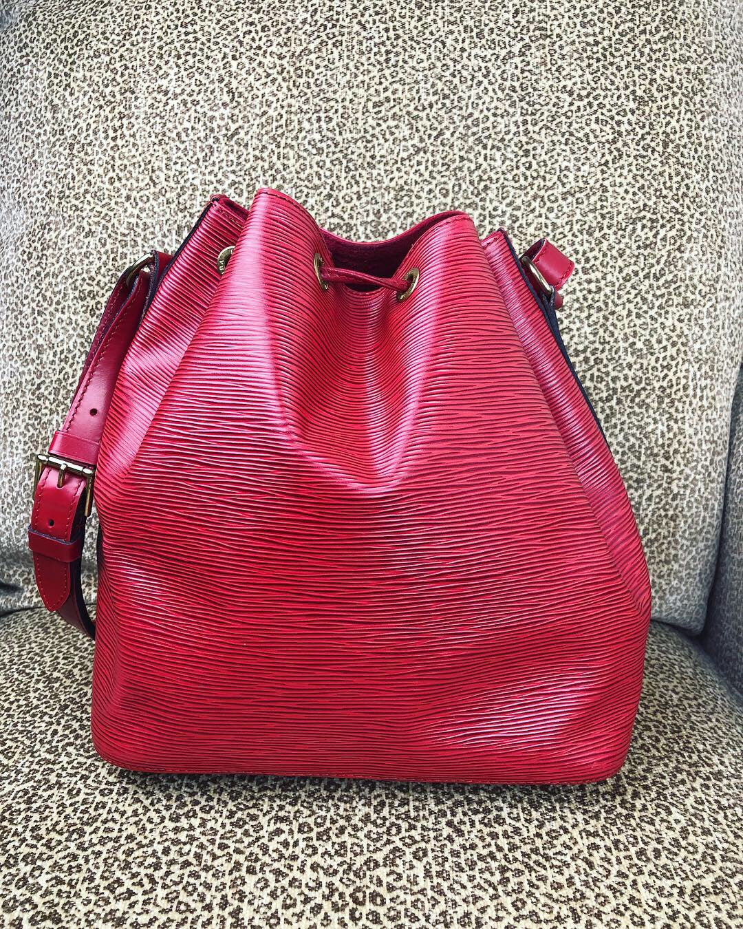 LOUIS VUITTON Red EPI Noe PM Bucket Bag