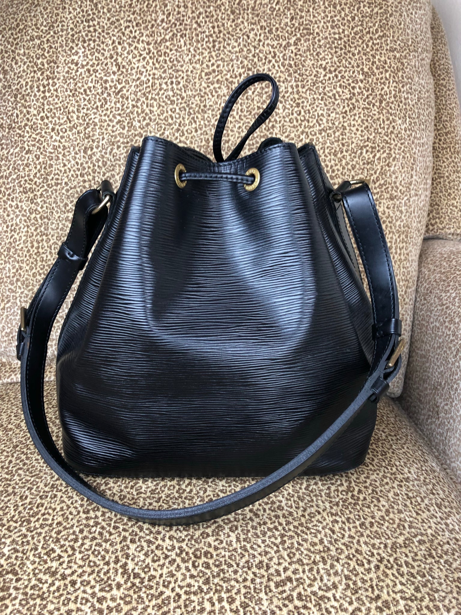 Louis Vuitton Epi Bicolor Noe PM - Black Bucket Bags, Handbags - LOU727587