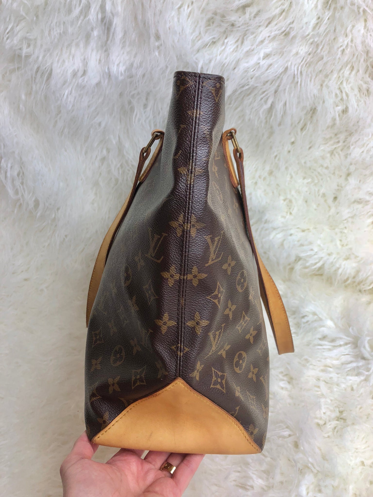 Sold at Auction: Louis Vuitton, Louis Vuitton shoulder bag Cabas Mezzo Tote  bag