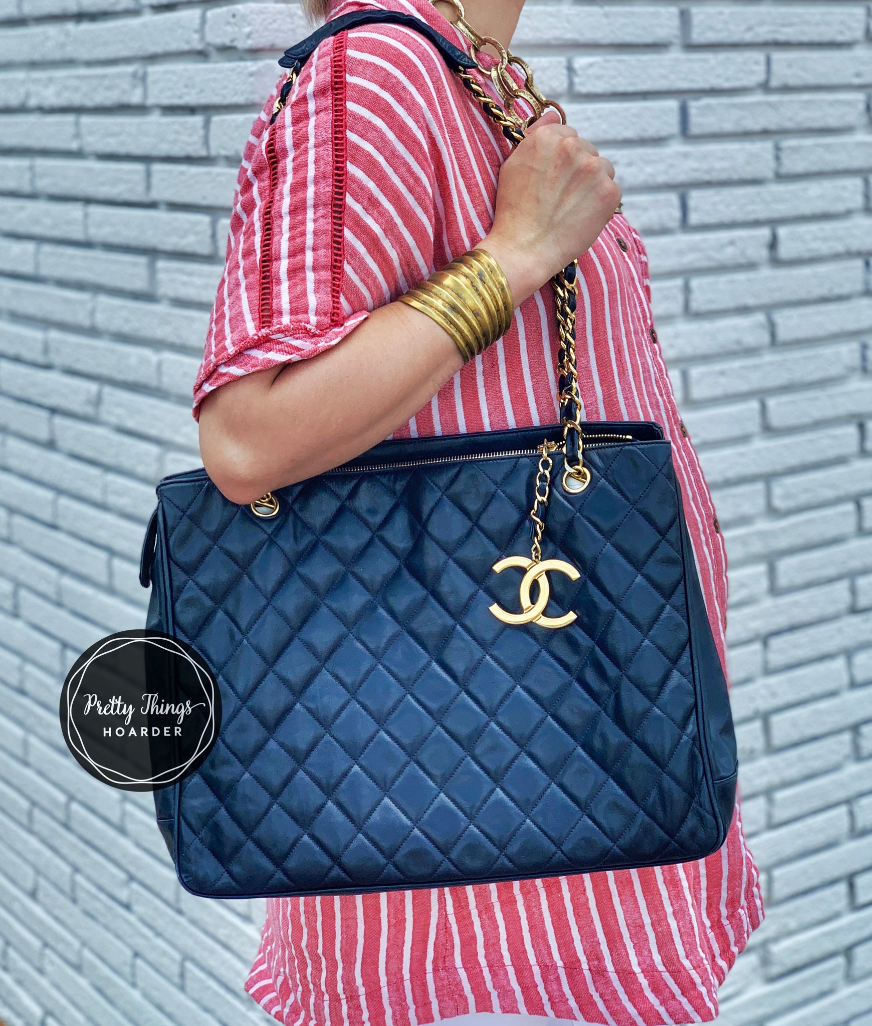 CHANEL Dark Navy Lambskin Quilted CC Charm Shoulder Bag