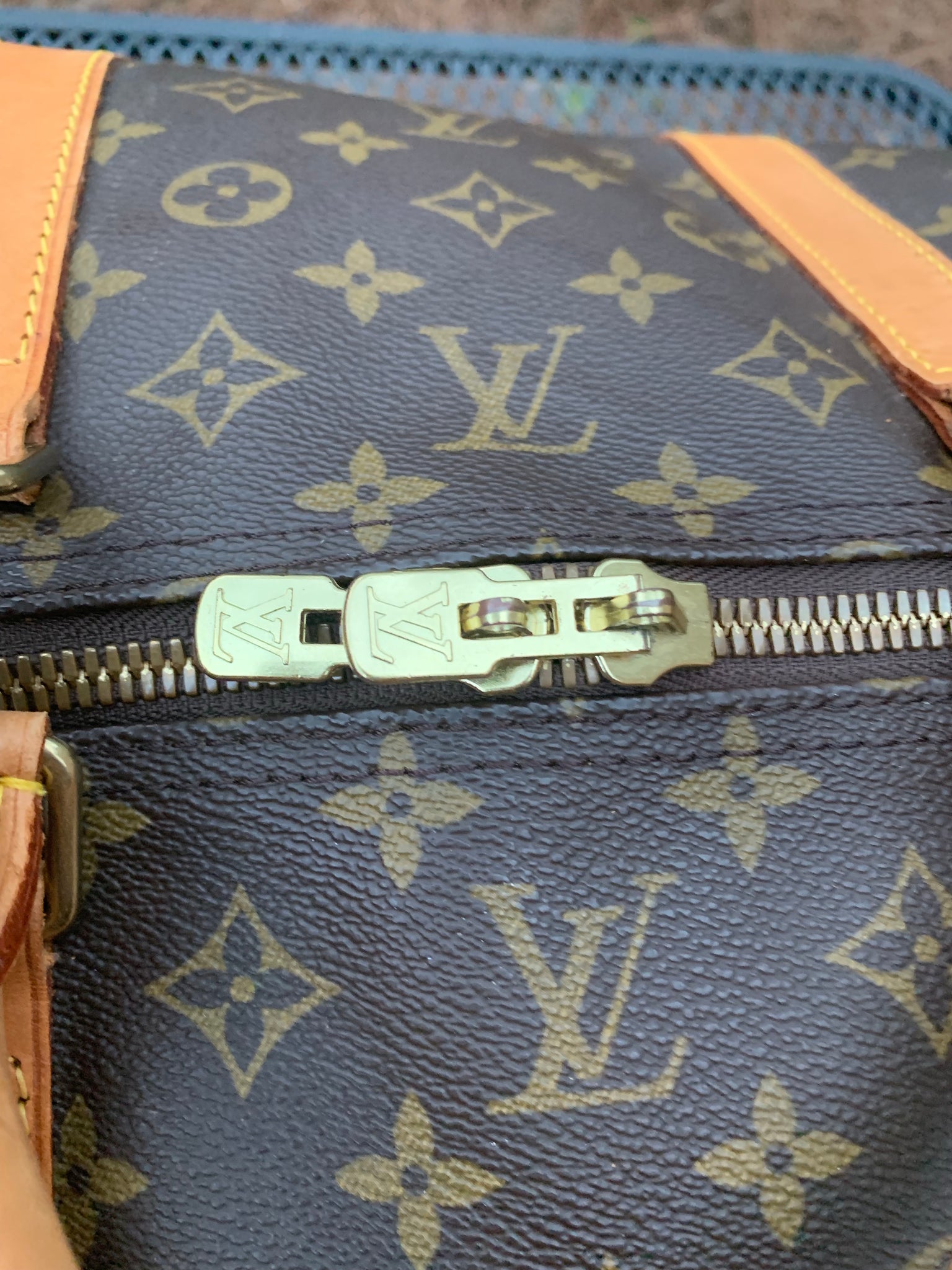 LOUIS VUITTON Keepall Bandouliere 60 Duffel Bag