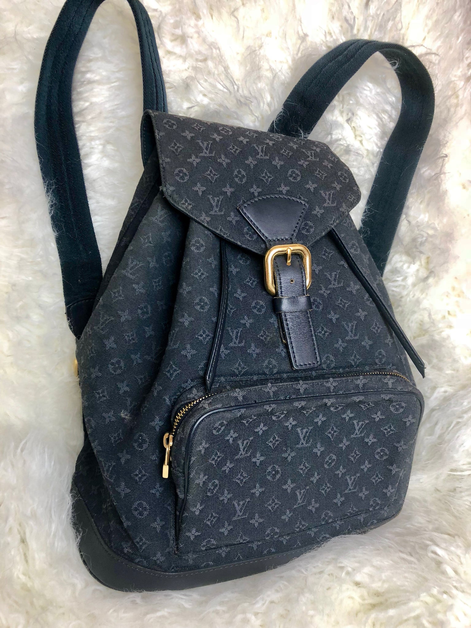 Backpack Louis Vuitton Navy in Suede - 31765744