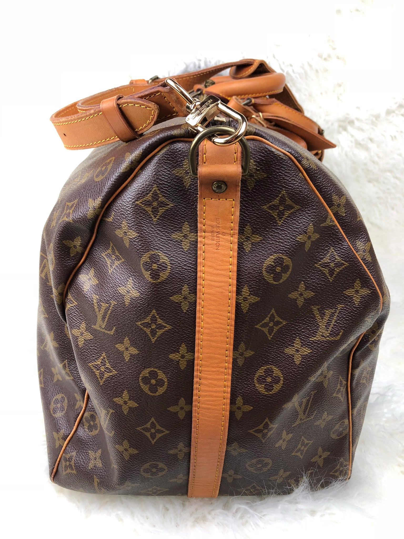 LOUIS VUITTON Keepall Bandouliere 60 Duffel Bag