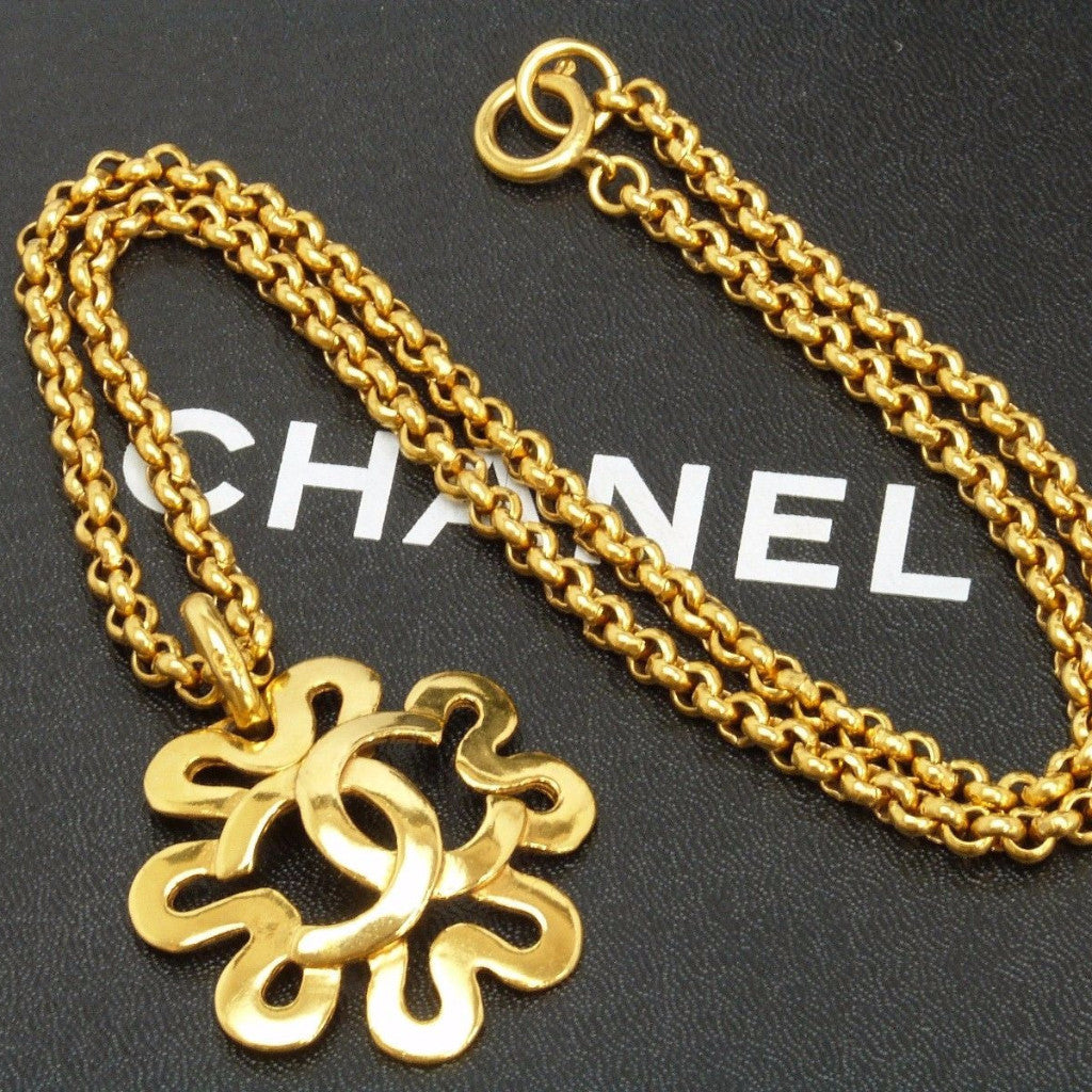 CHANEL Gold Pendant Necklace